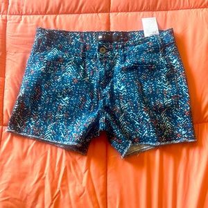 Retro Levi’s chevron printed cutoff jean shorts Size 8 Waist 29